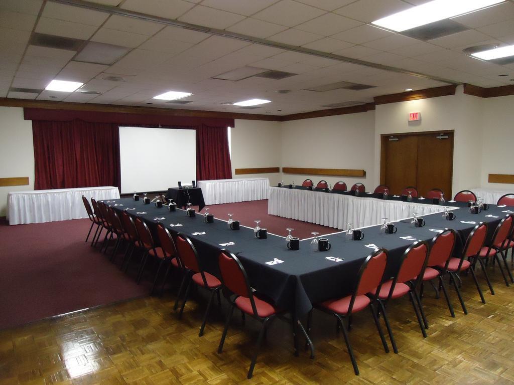 Magnuson Grand Hotel And Conference Center Raymond Buitenkant foto