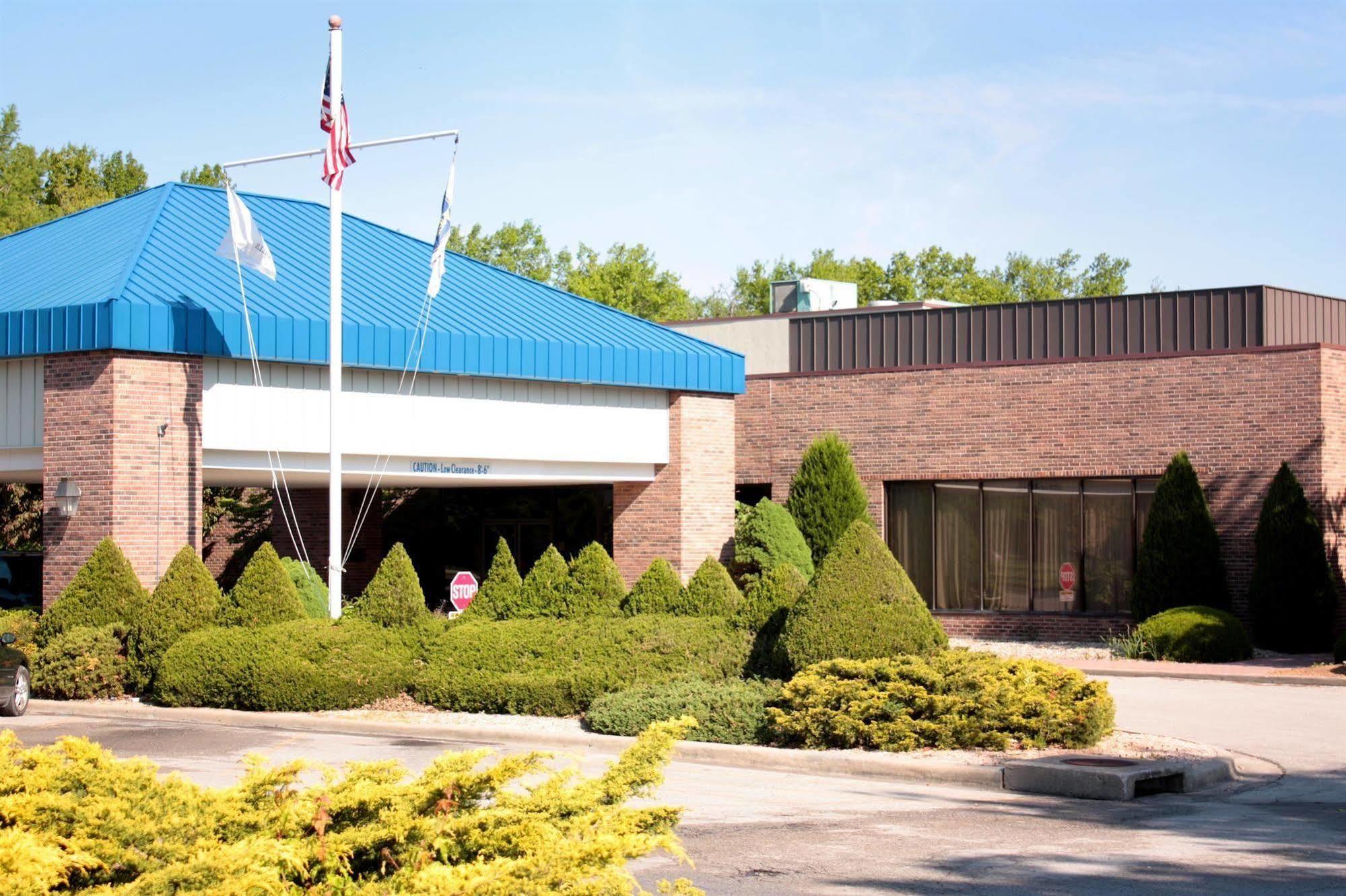 Magnuson Grand Hotel And Conference Center Raymond Buitenkant foto