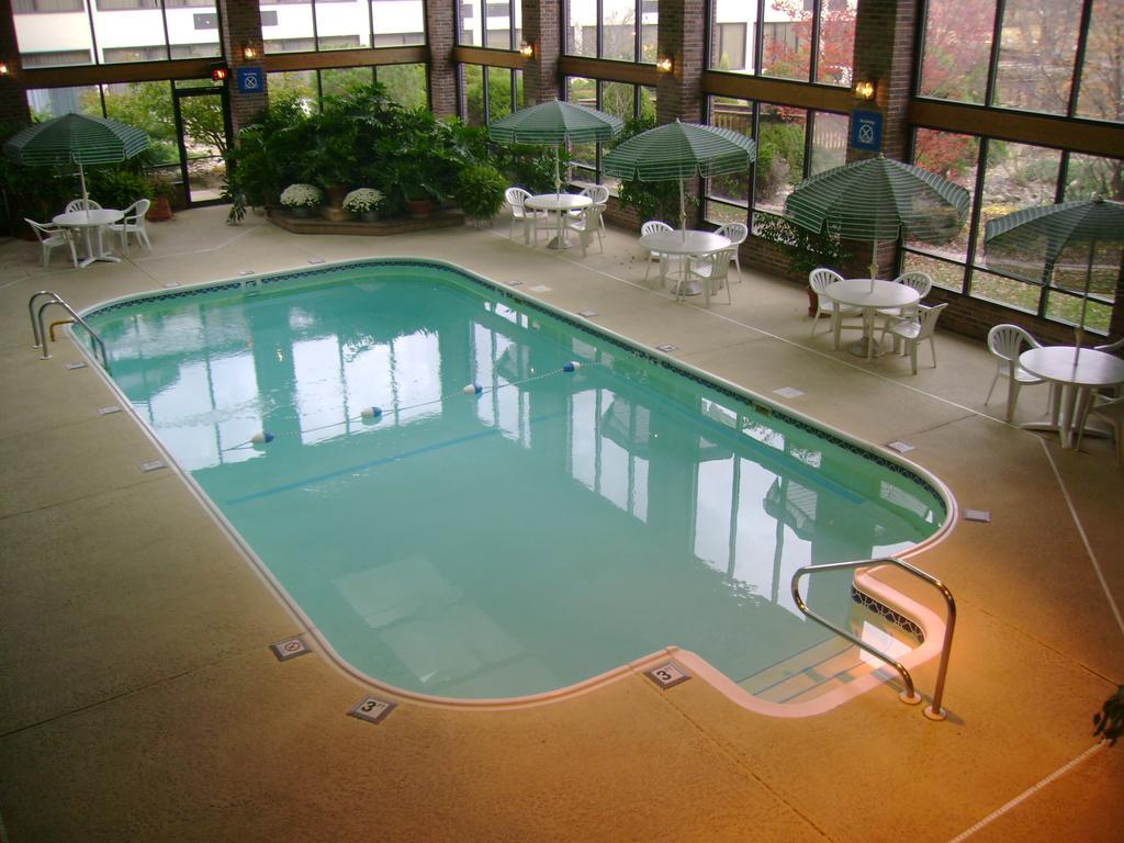 Magnuson Grand Hotel And Conference Center Raymond Buitenkant foto